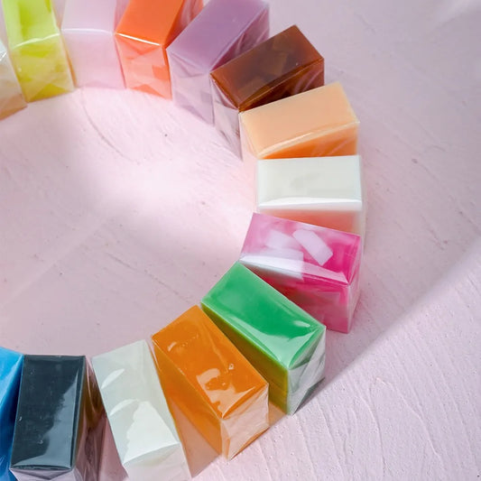 Natural Fruit Strawberry Plant Essential Oil Soap Coconut Oil Control Oil Moisturizing Cleansing Bath Handmade Soap